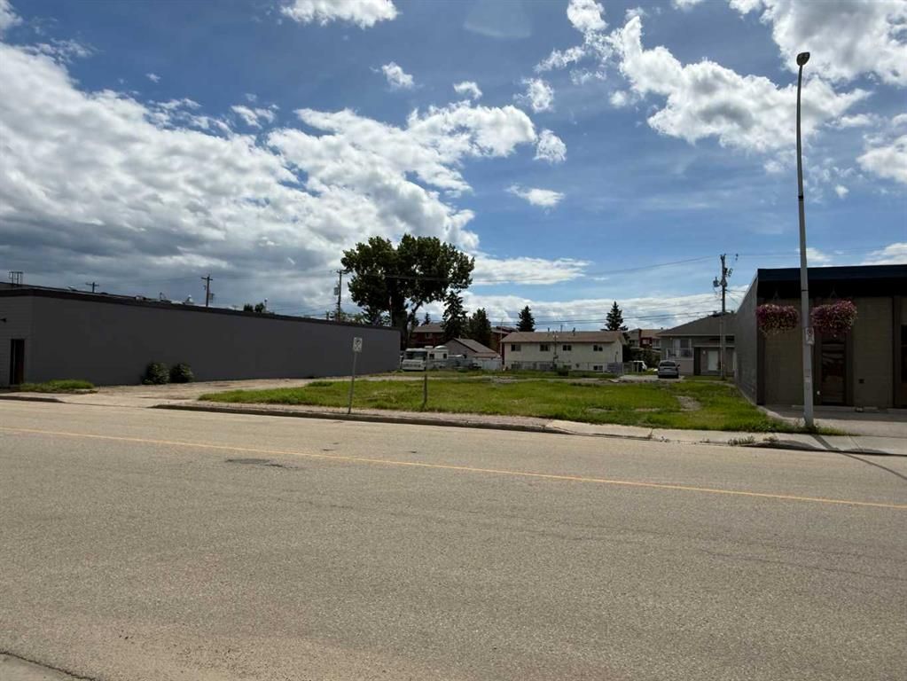 9821/23/25 97 Avenue  - Photo 6