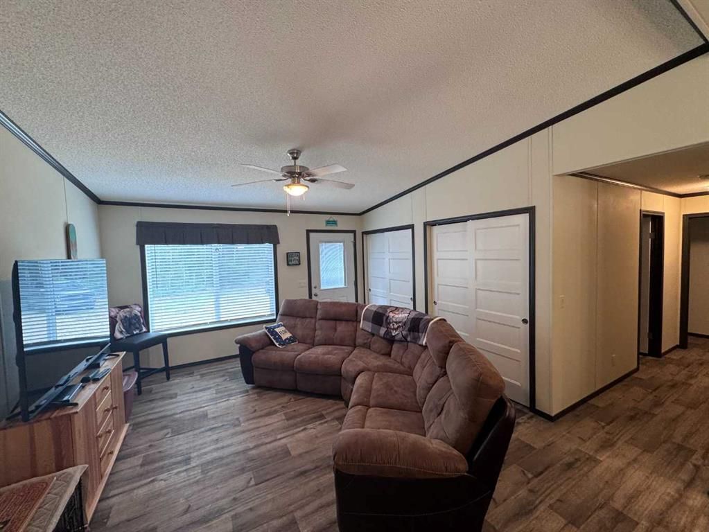 203, 70443 245 Range  - Photo 10