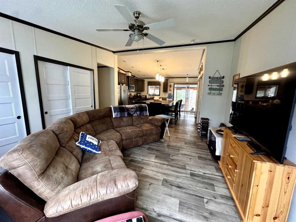 203, 70443 245 Range  - Photo 7