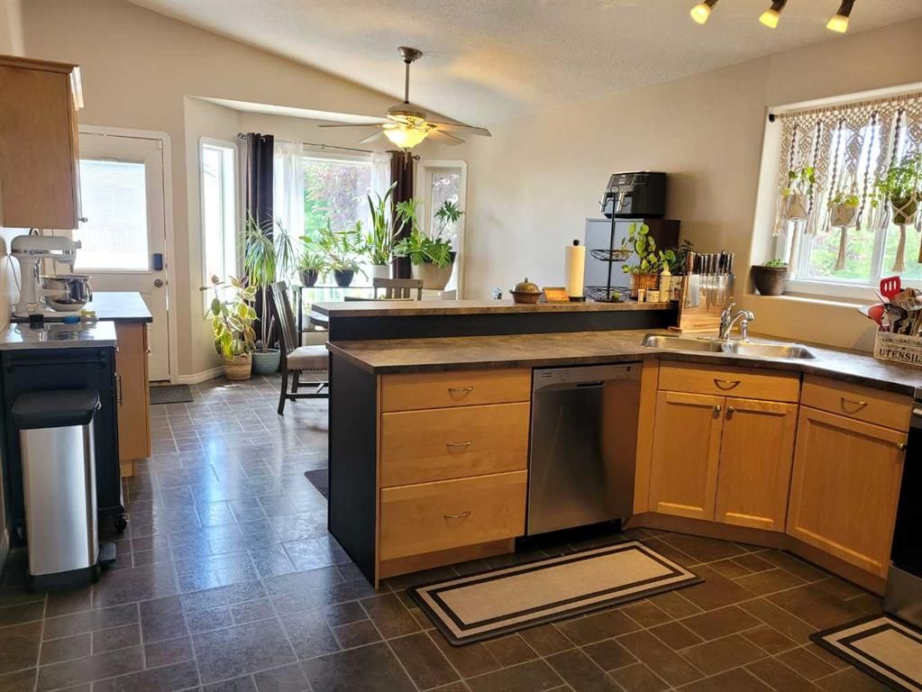 9217 129 Avenue  - Photo 9