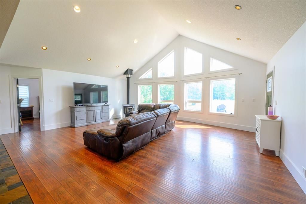 14, 713072 51 Range  - Photo 6