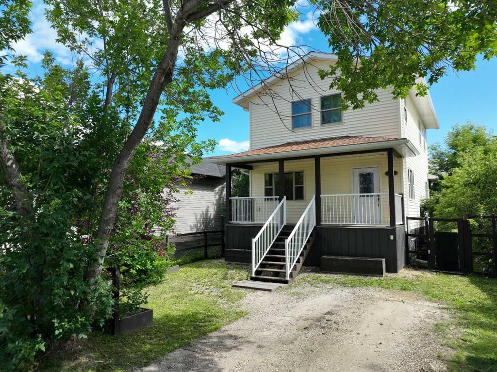 906 3 Avenue  - Photo 1