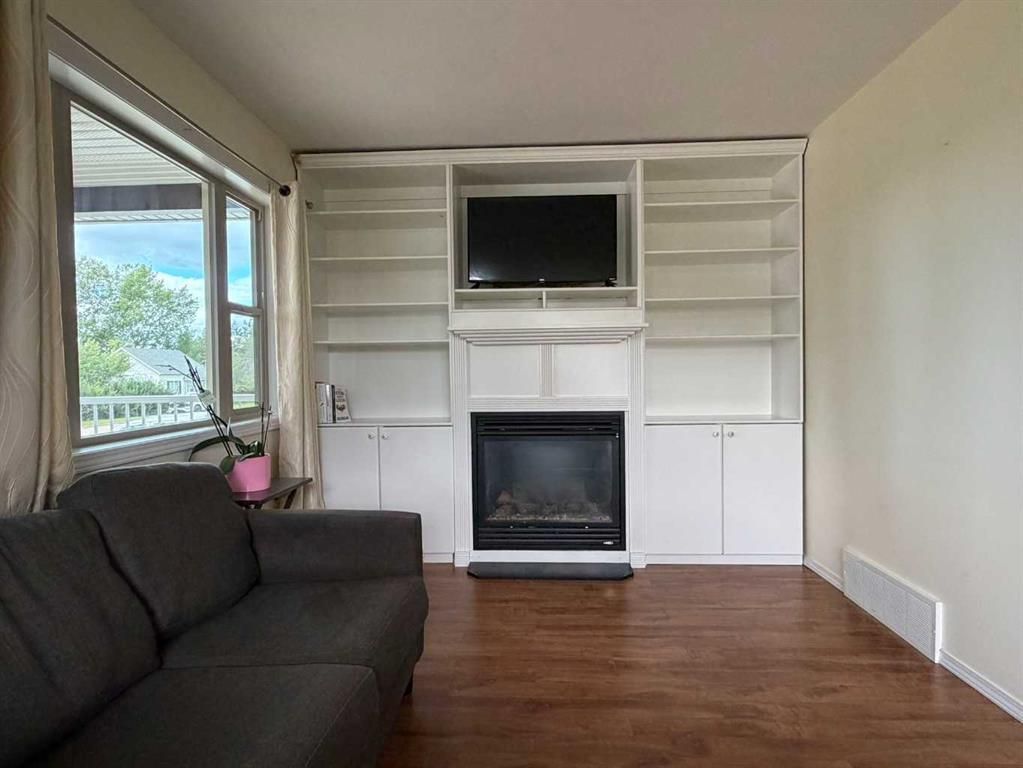 906 3 Avenue  - Photo 11