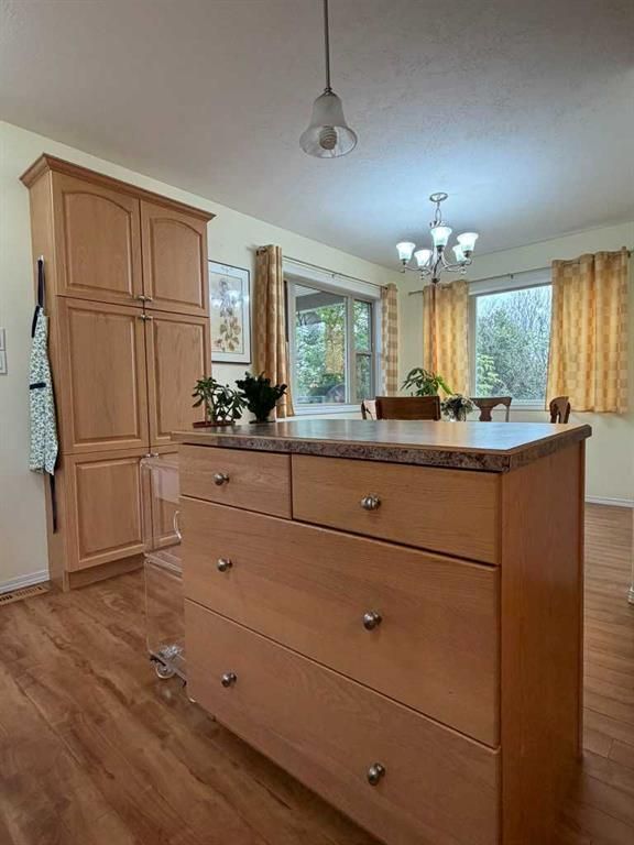 906 3 Avenue  - Photo 14
