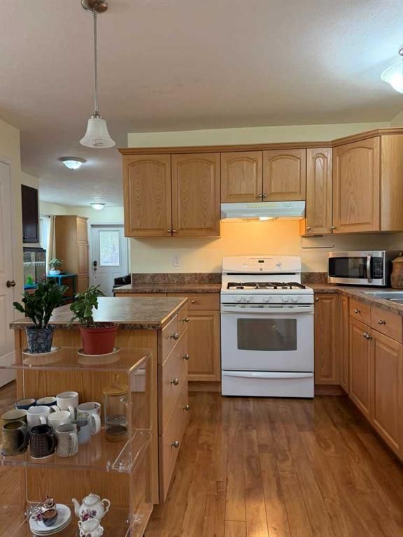906 3 Avenue  - Photo 17