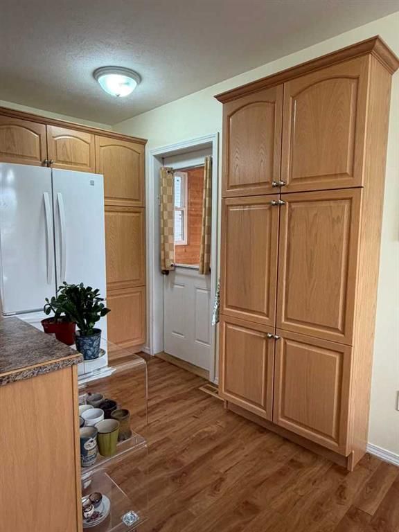906 3 Avenue  - Photo 19