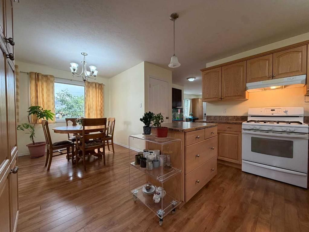906 3 Avenue  - Photo 21