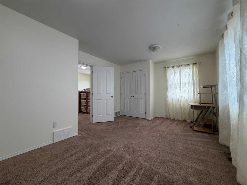 906 3 Avenue  - Photo 28