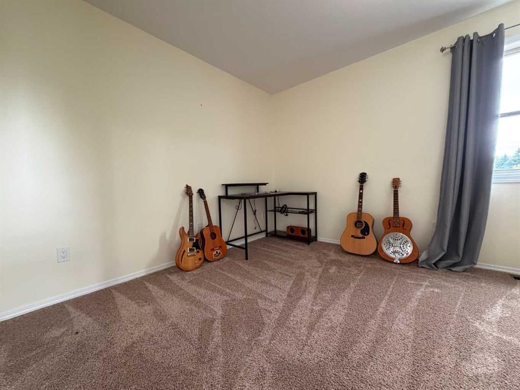 906 3 Avenue  - Photo 33
