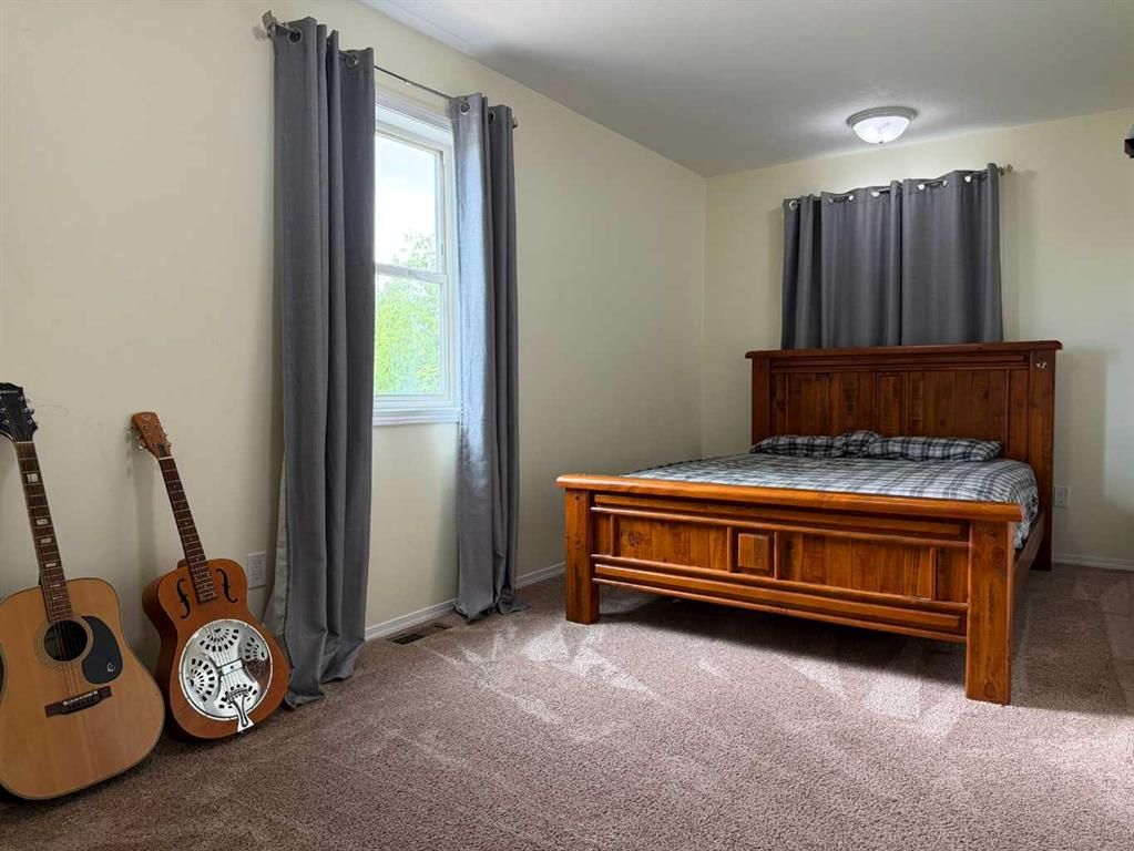 906 3 Avenue  - Photo 34