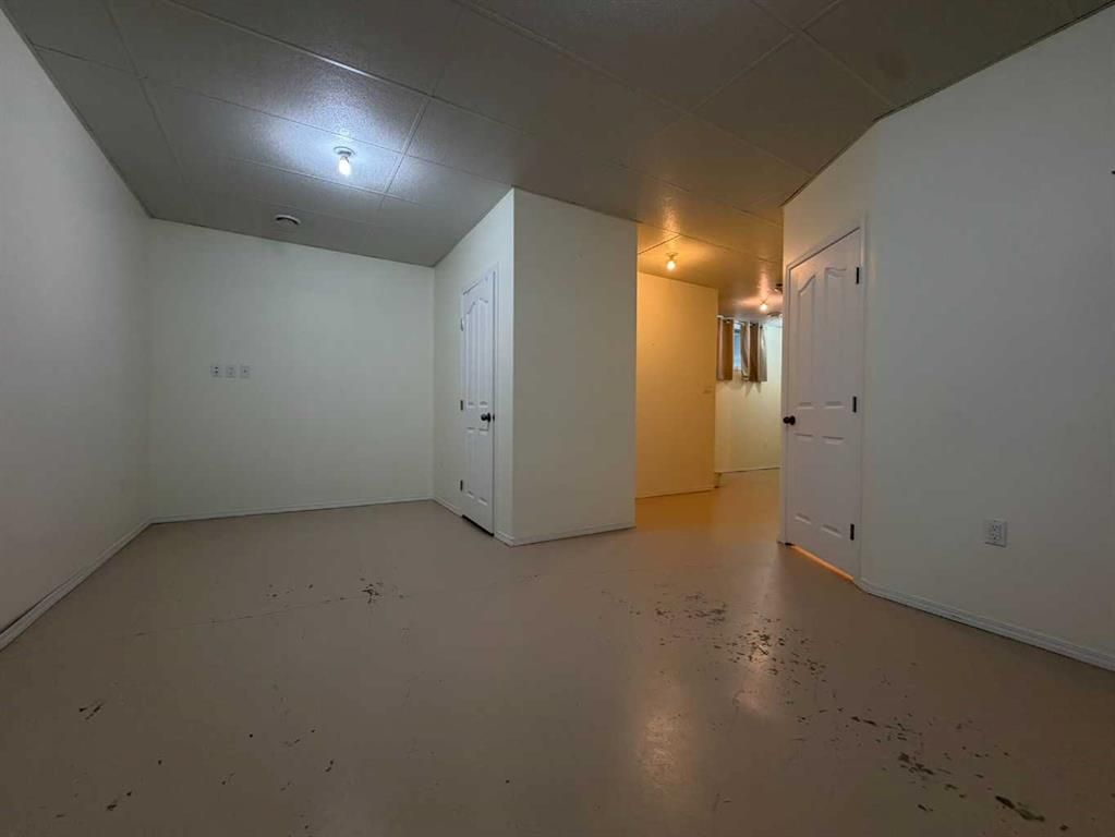 906 3 Avenue  - Photo 39