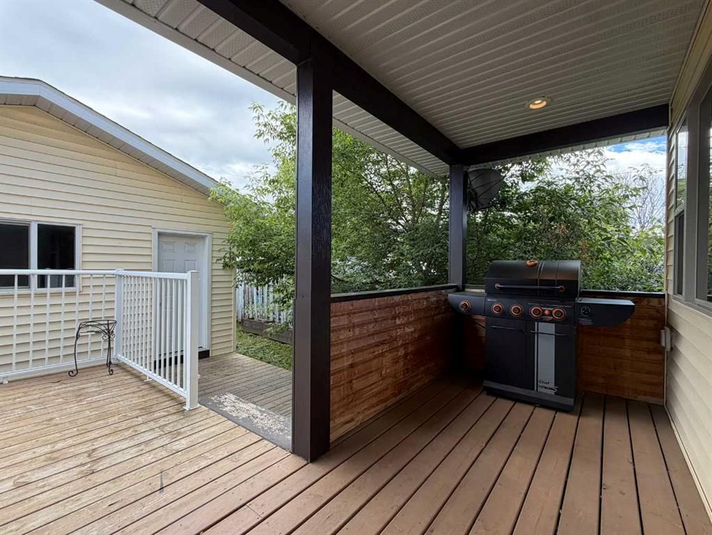906 3 Avenue  - Photo 40