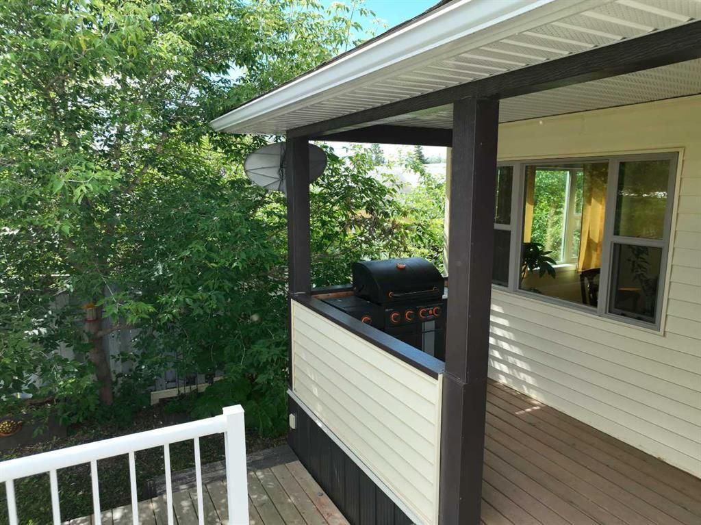 906 3 Avenue  - Photo 43