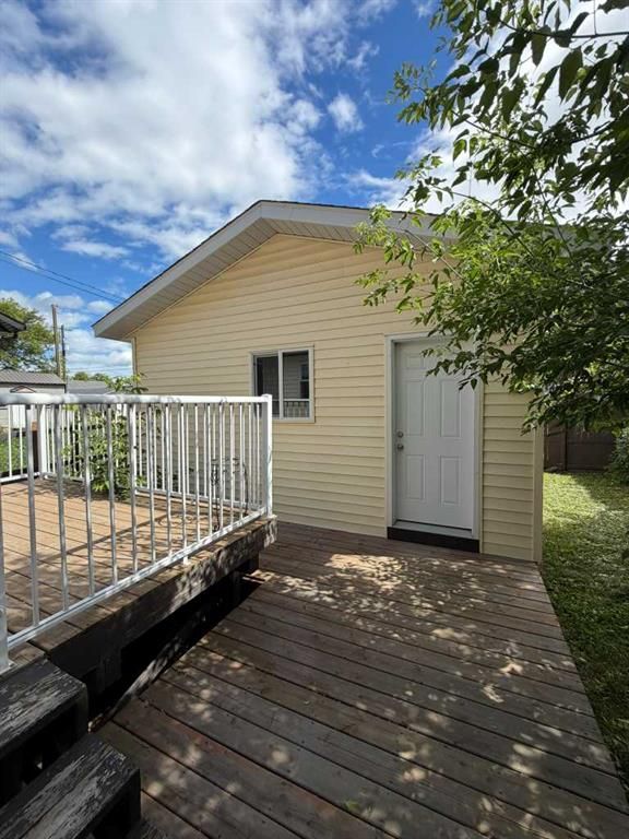 906 3 Avenue  - Photo 6