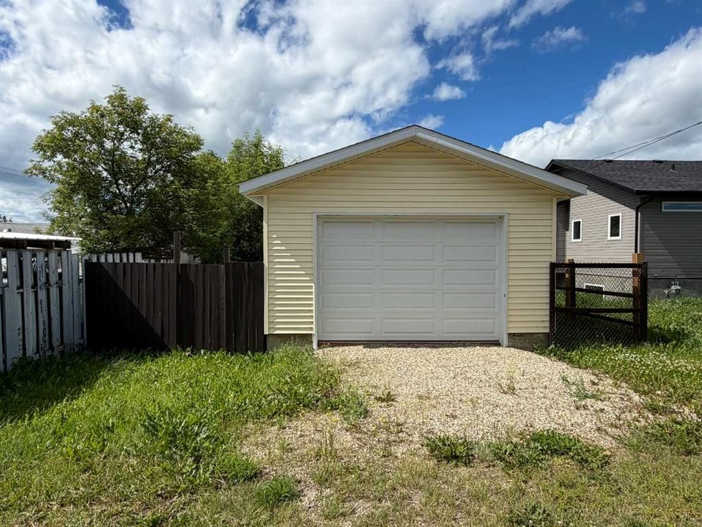 906 3 Avenue  - Photo 7