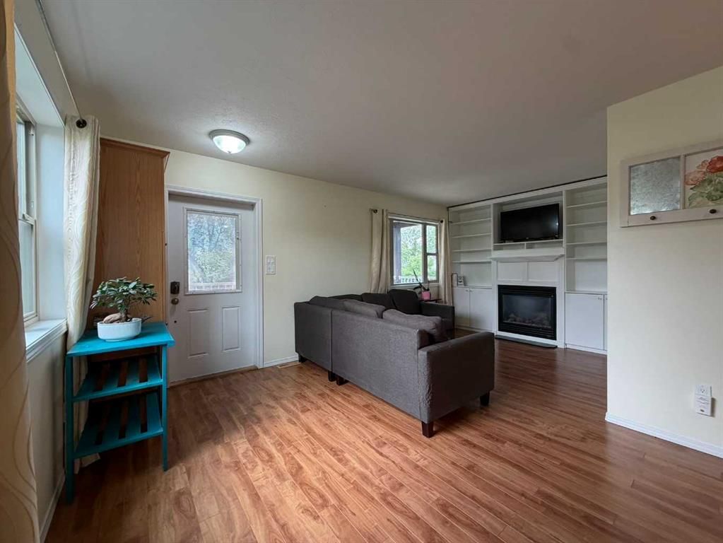906 3 Avenue  - Photo 9