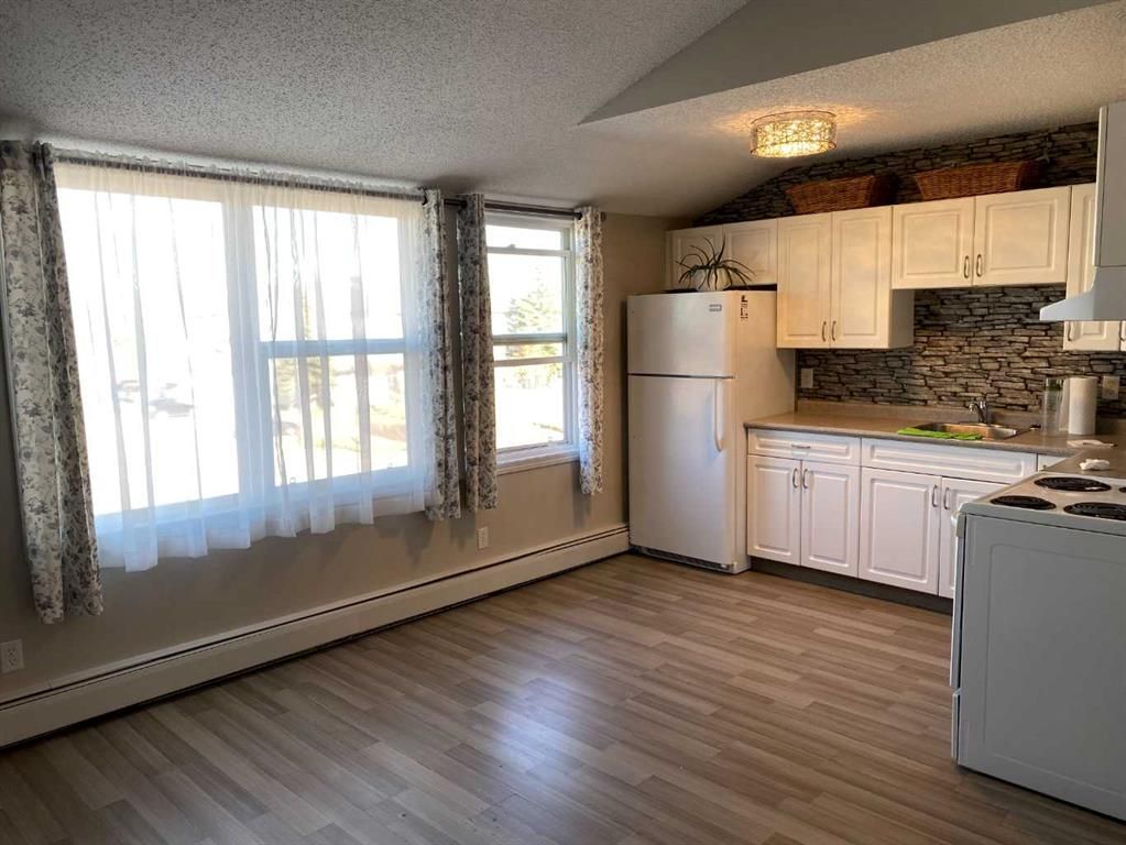2204, 7201 Poplar Drive  - Photo 4