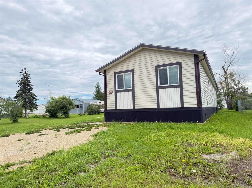 9905 103 Avenue  - Photo 1