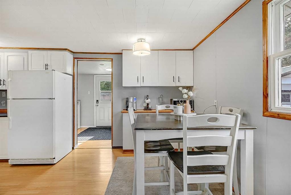 914 6 Avenue  - Photo 13
