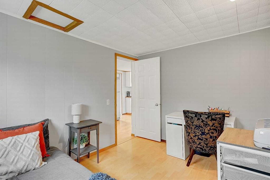 914 6 Avenue  - Photo 17