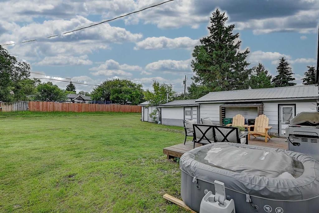 914 6 Avenue  - Photo 23