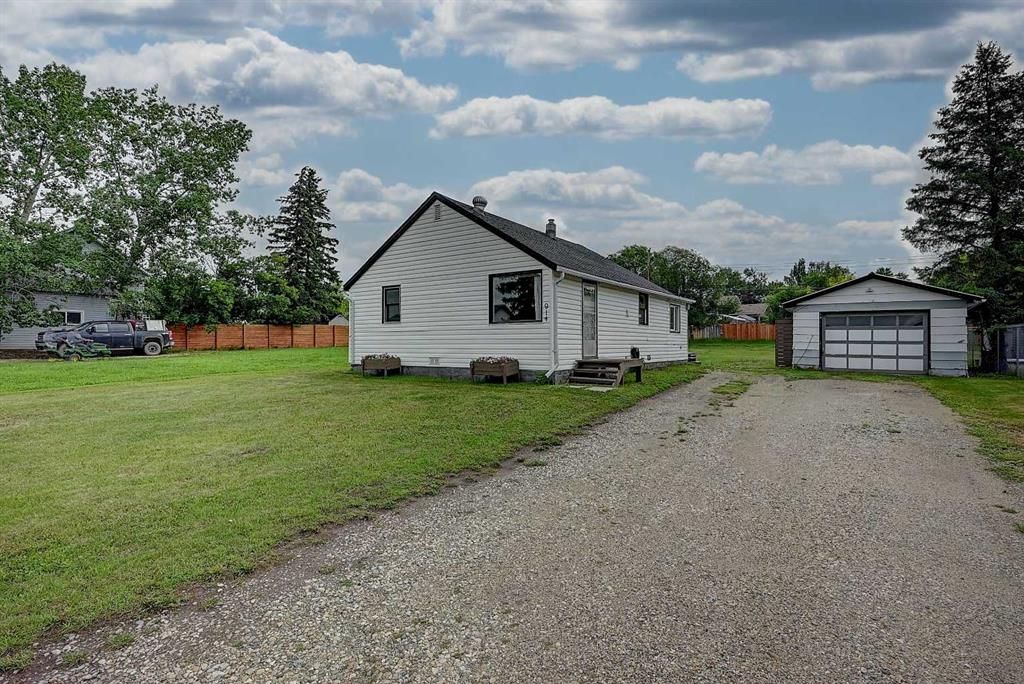 914 6 Avenue  - Photo 26