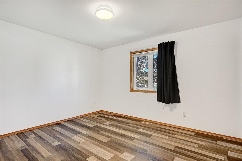 11819 91a Street  - Photo 23