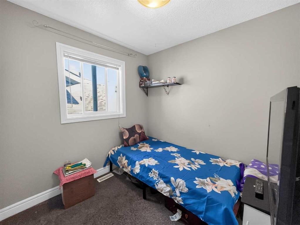 8606 102a Avenue  - Photo 15