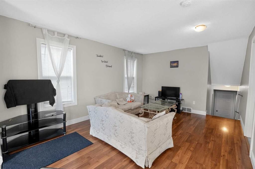 8606 102a Avenue  - Photo 18