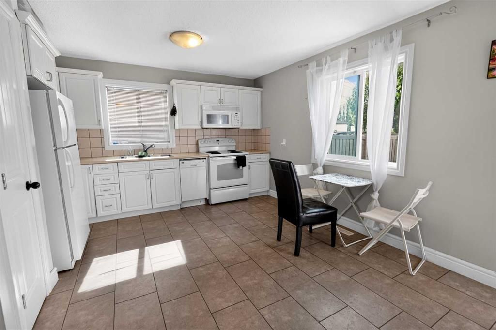 8606 102a Avenue  - Photo 21
