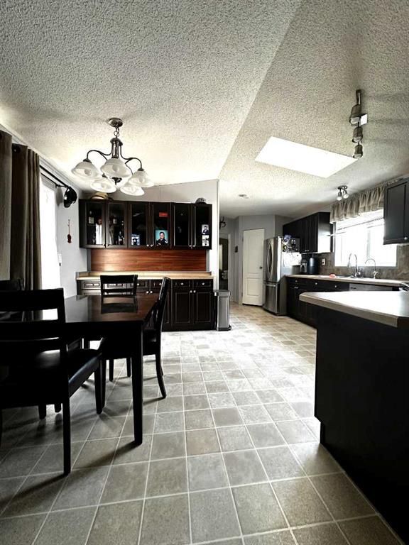 625 Carley Close  - Photo 7