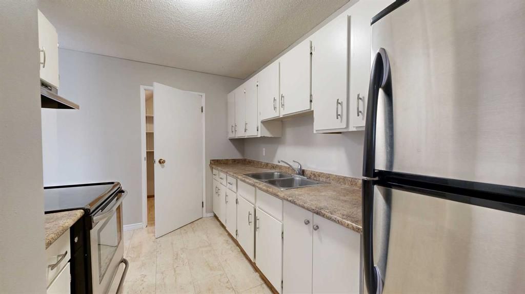 3104, 7201 Poplar Drive  - Photo 4