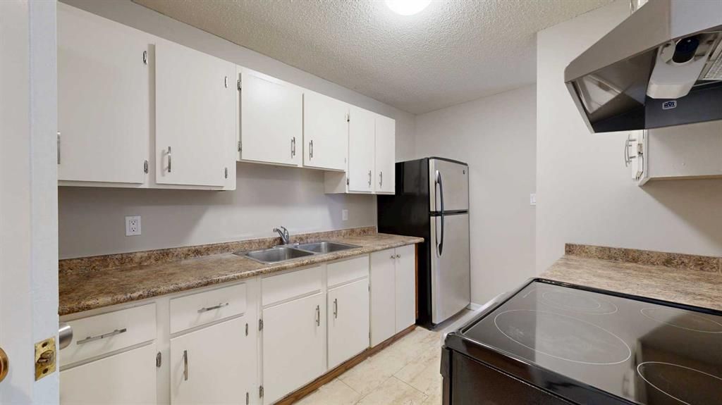 3104, 7201 Poplar Drive  - Photo 5
