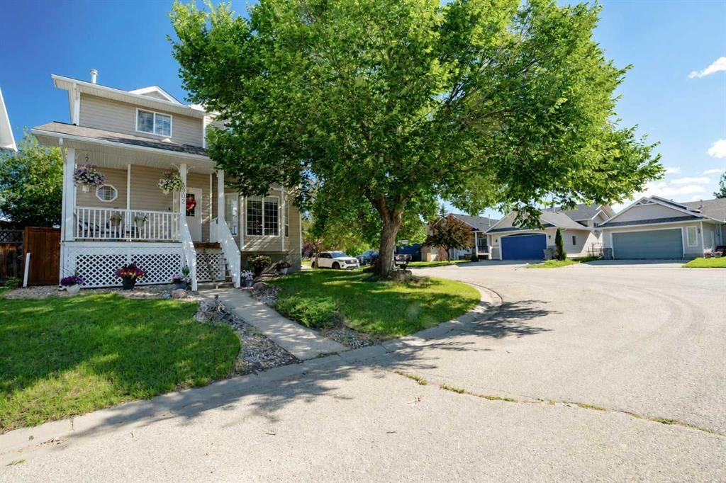 8902 60A Avenue - Photo 1