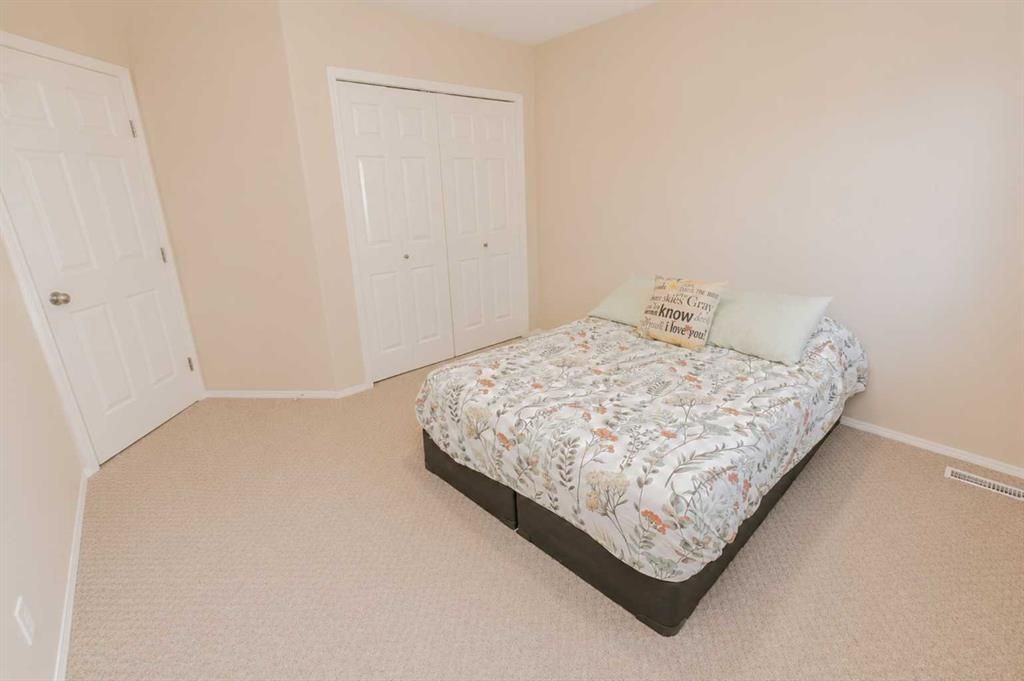 8902 60A Avenue  - Photo 14