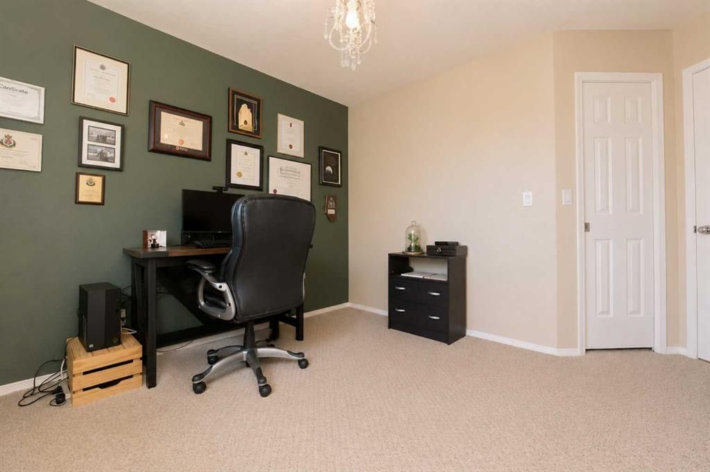 8902 60A Avenue  - Photo 16