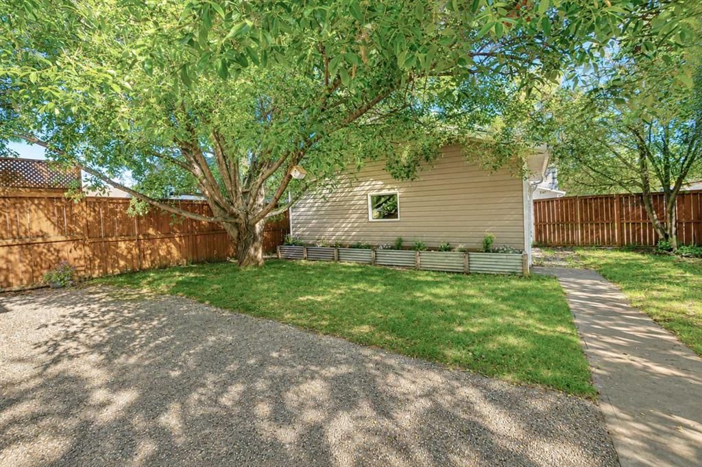 8902 60A Avenue  - Photo 23