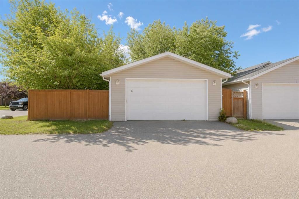 8902 60A Avenue  - Photo 25