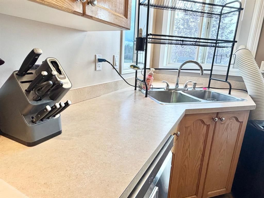 9804 102 Avenue  - Photo 10