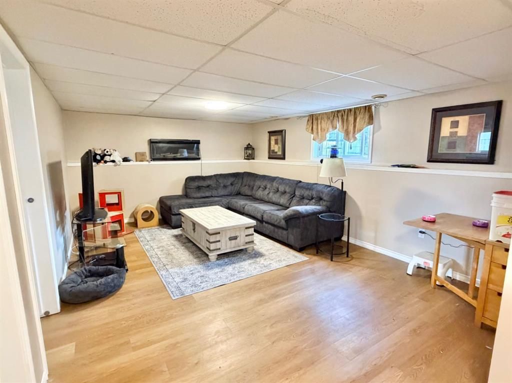 9804 102 Avenue  - Photo 23