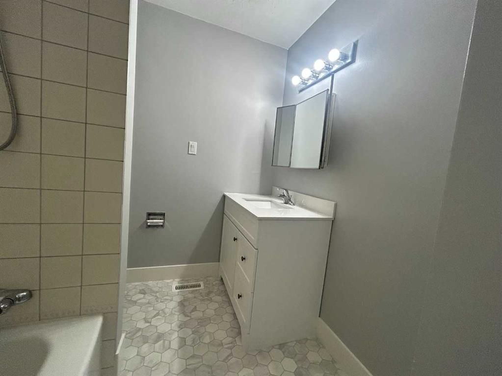 9343 112a Avenue  - Photo 11