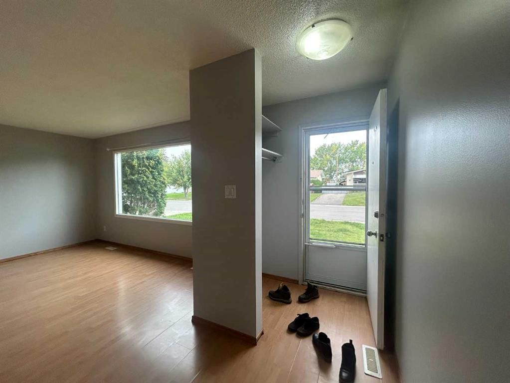 9343 112a Avenue  - Photo 3