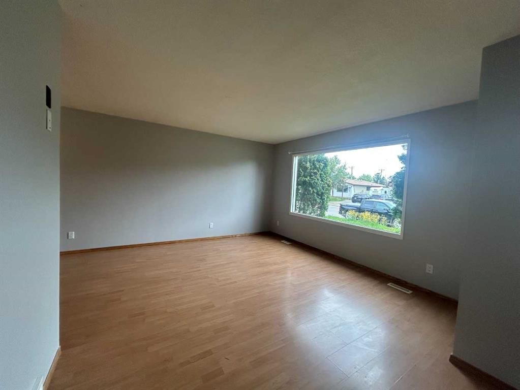 9343 112a Avenue  - Photo 4