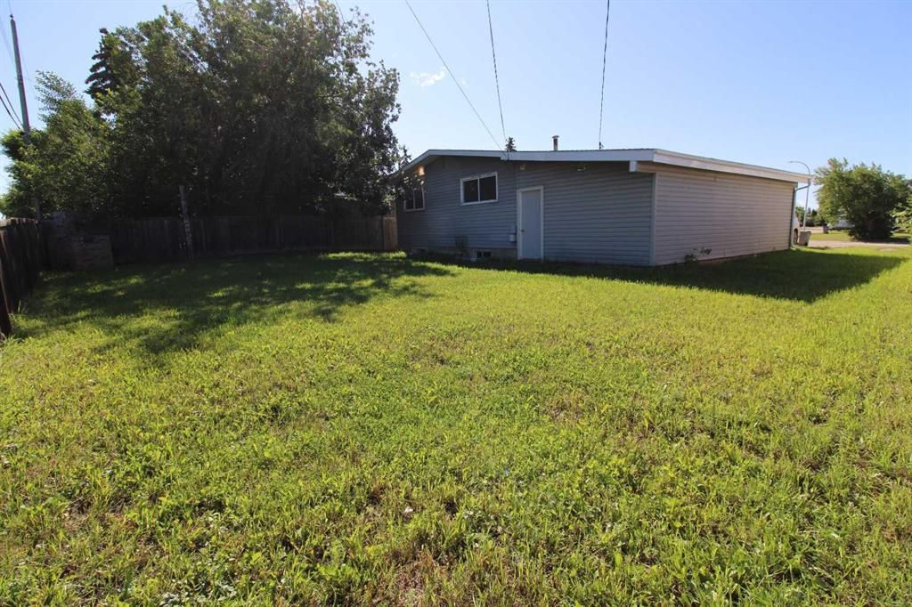 9606 115 Avenue  - Photo 16