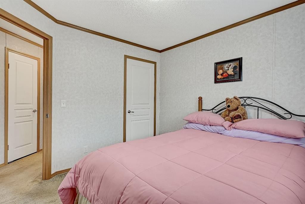 8823 88C Street  - Photo 23