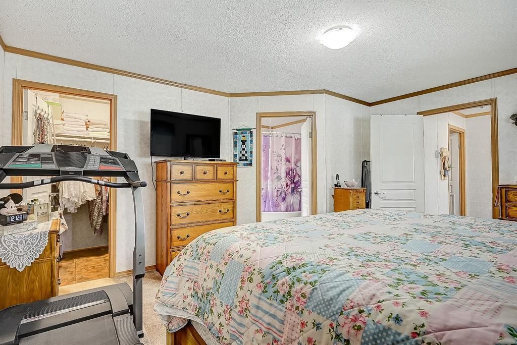 8823 88C Street  - Photo 25