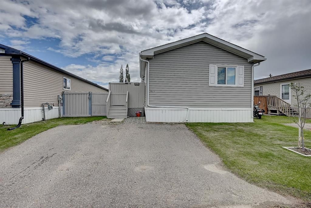 8823 88C Street  - Photo 5