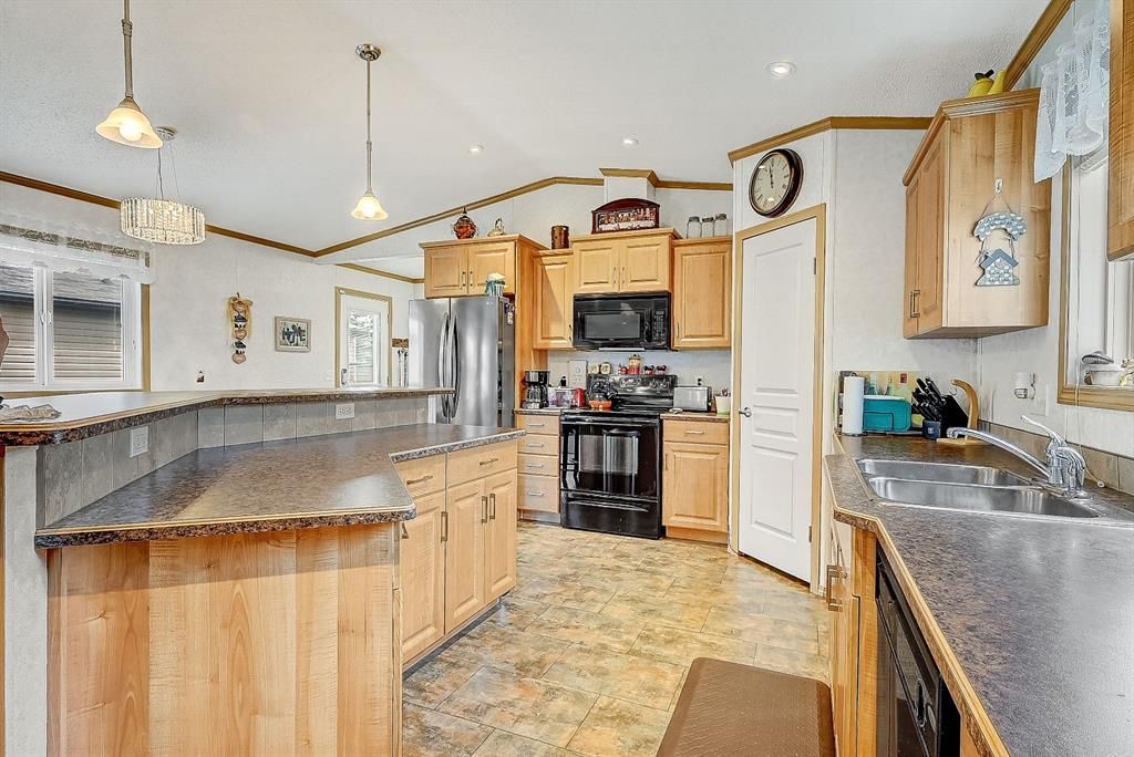 8823 88C Street  - Photo 7