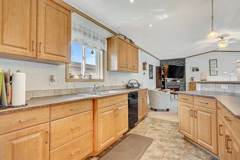 8823 88C Street  - Photo 9