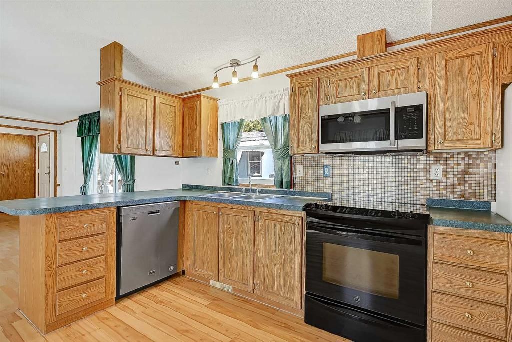 9717 121 Avenue  - Photo 10